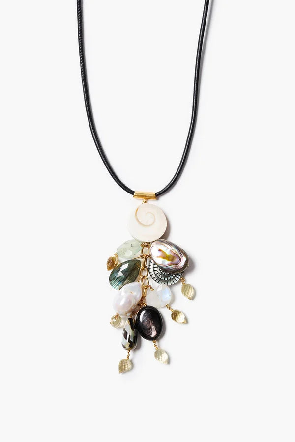 SHELL CHARM PENDANT