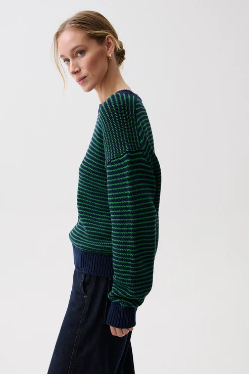 AURA RELAXED CREW NECK SWEATER
