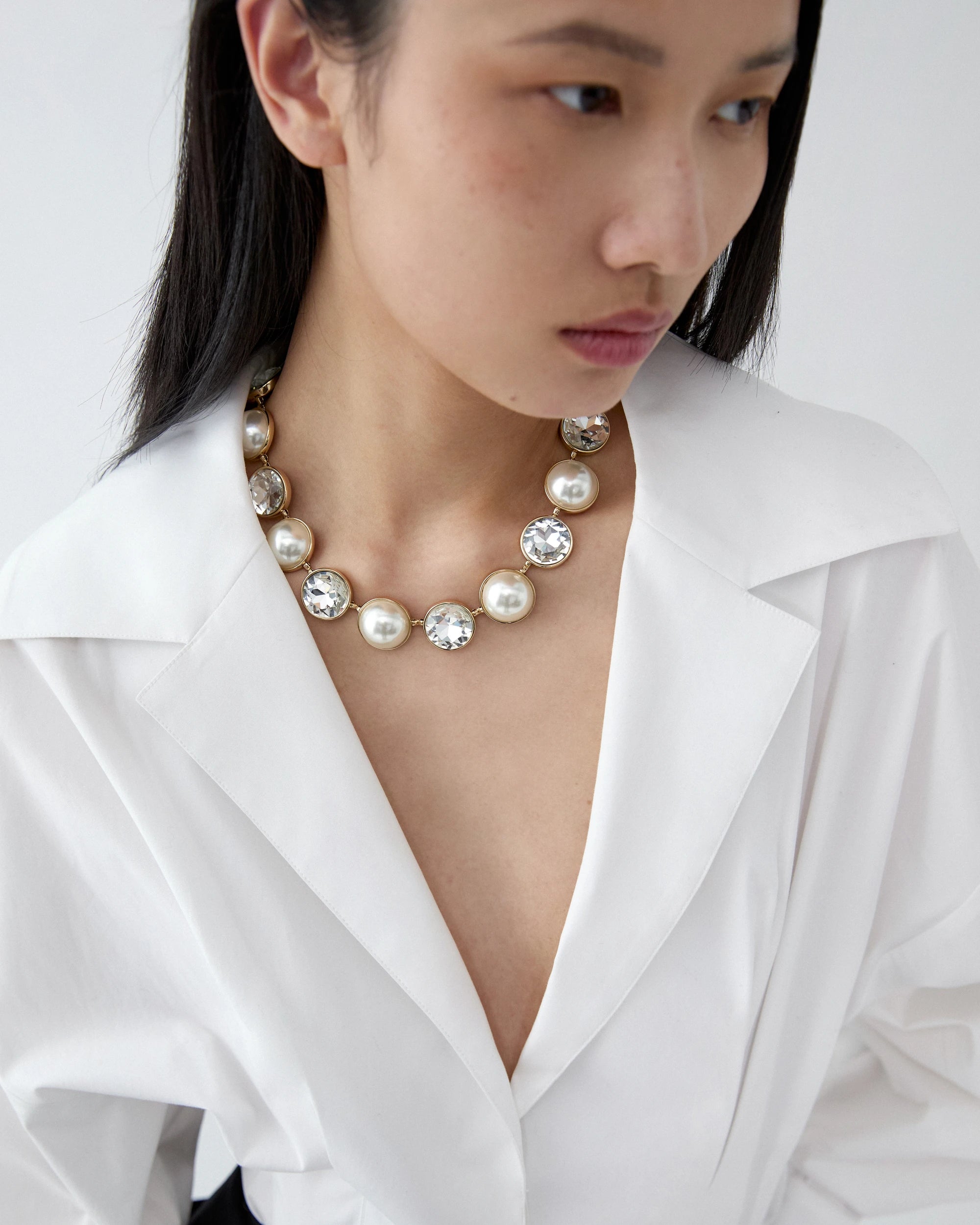 CRYSTAL AND PEARL NECKLACE