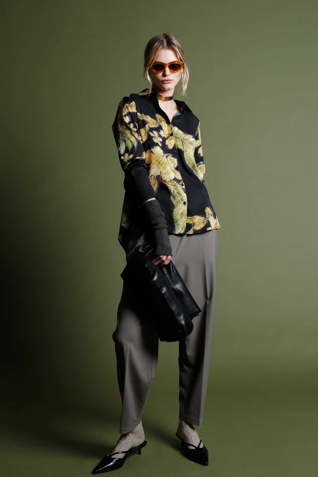 GILDED WHISPER SILK BLOUSE WITH TRIPLE SNAP CUFF