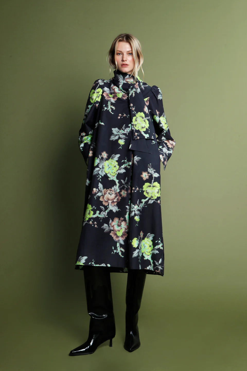 INDIAN FLOWER JULIET SLEEVE DRESS