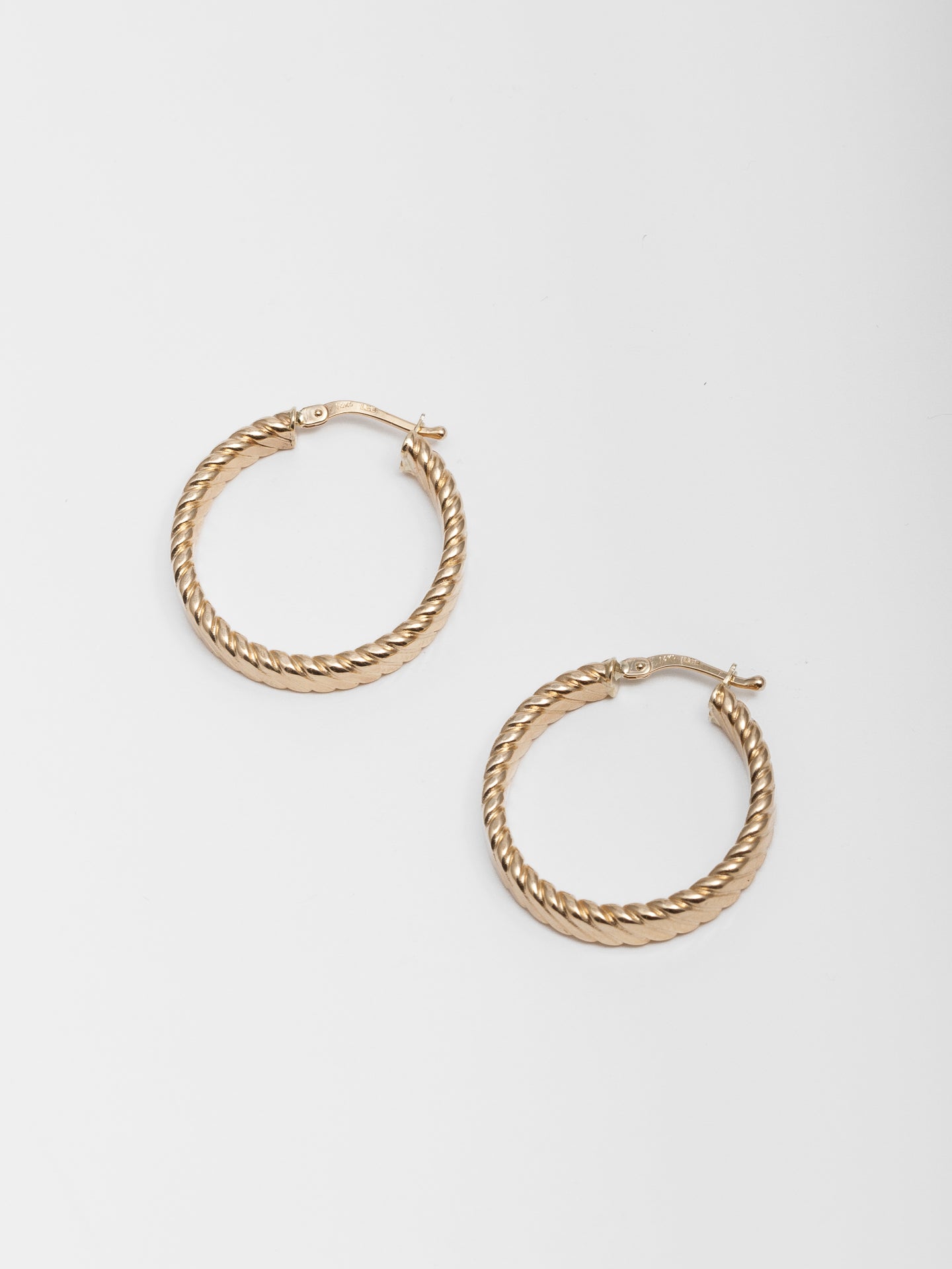 MNI RIBBED HOOPS