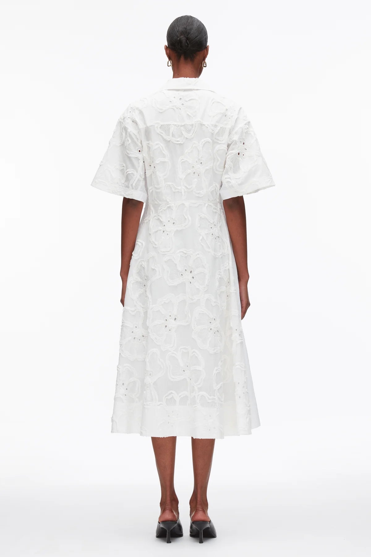 EMBROIDERED MIDI SHIRT DRESS IN WHITE