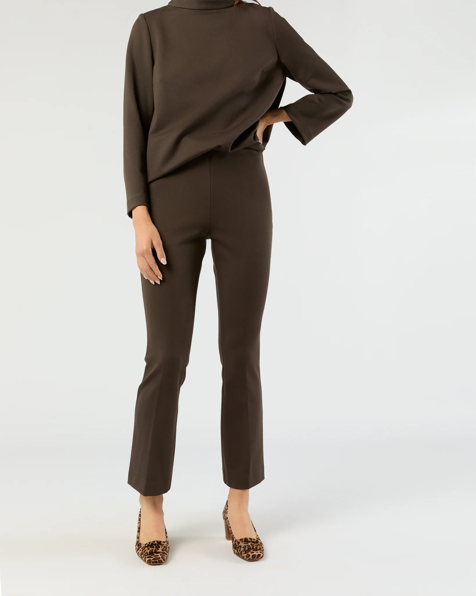 FAYE FLARE CROPPED PANT IN COFFEE
