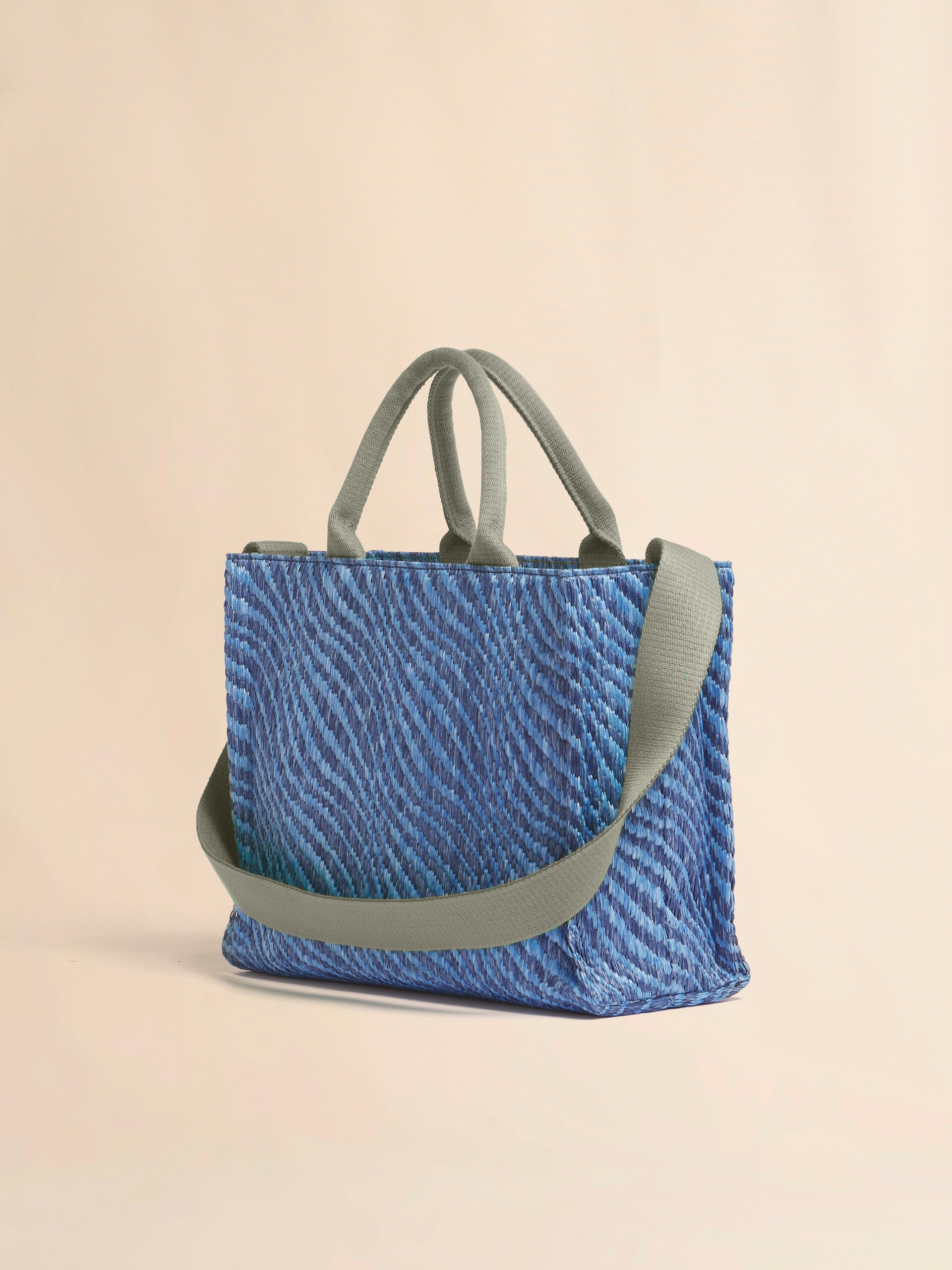 WAVY RAFFIA EFFECT SMALL TOTE BAG