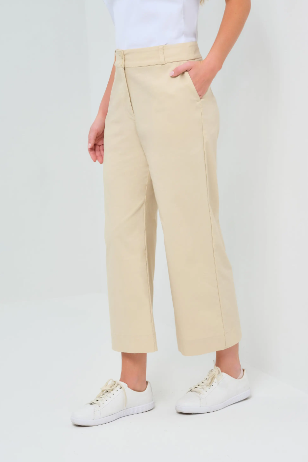 IVANNA PERFORMANCE COTTON CROPPED FLARE PANT IN WHEAT