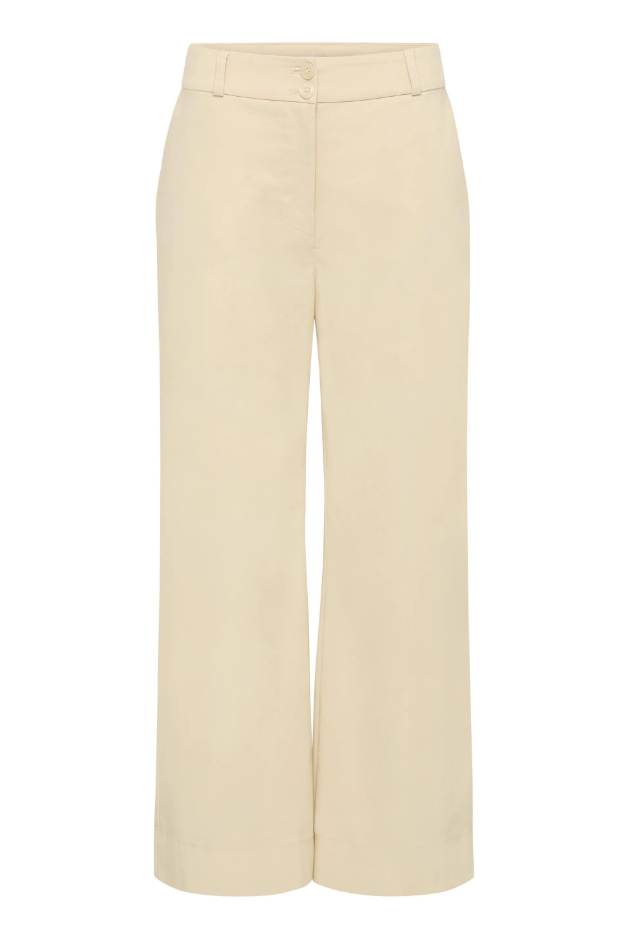 IVANNA PERFORMANCE COTTON CROPPED FLARE PANT IN WHEAT