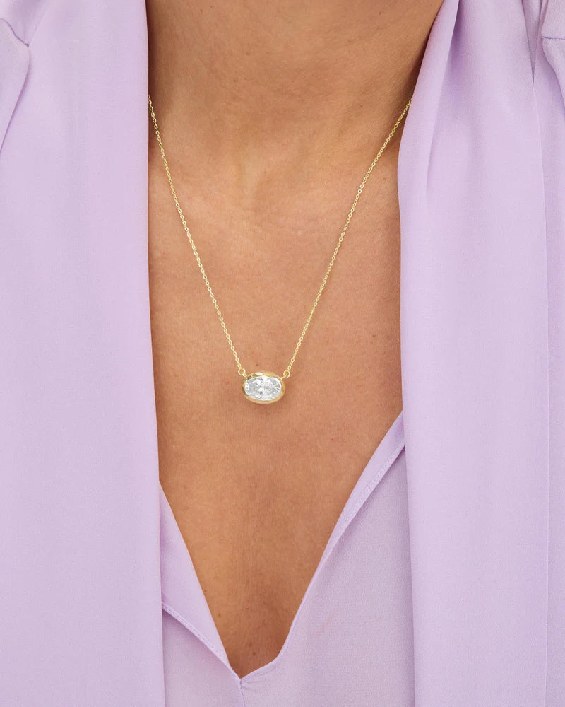SHES A BOSS PENDANT NECKACE