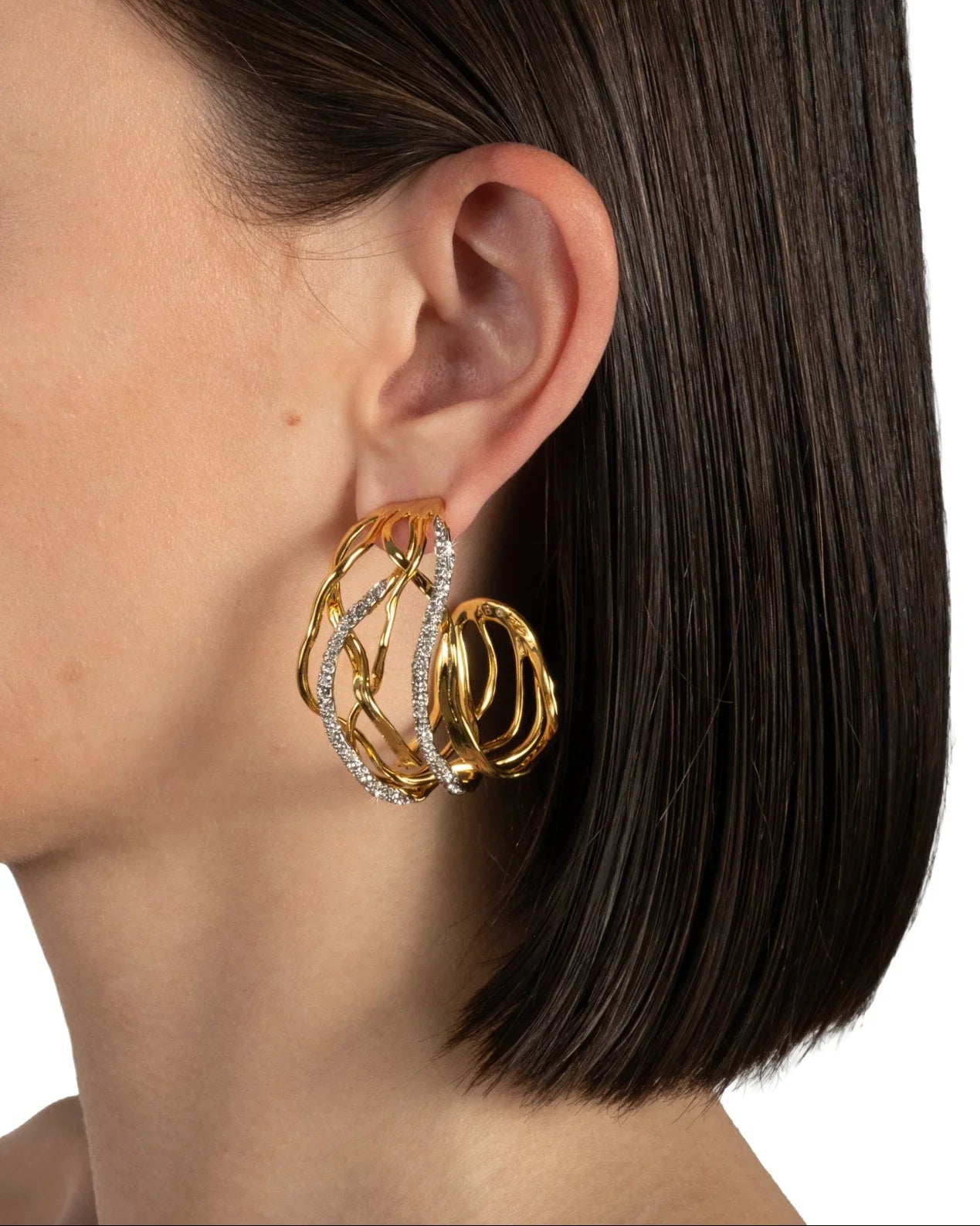 SOLANALES CRYSTAL WOVEN HOOP EARRING
