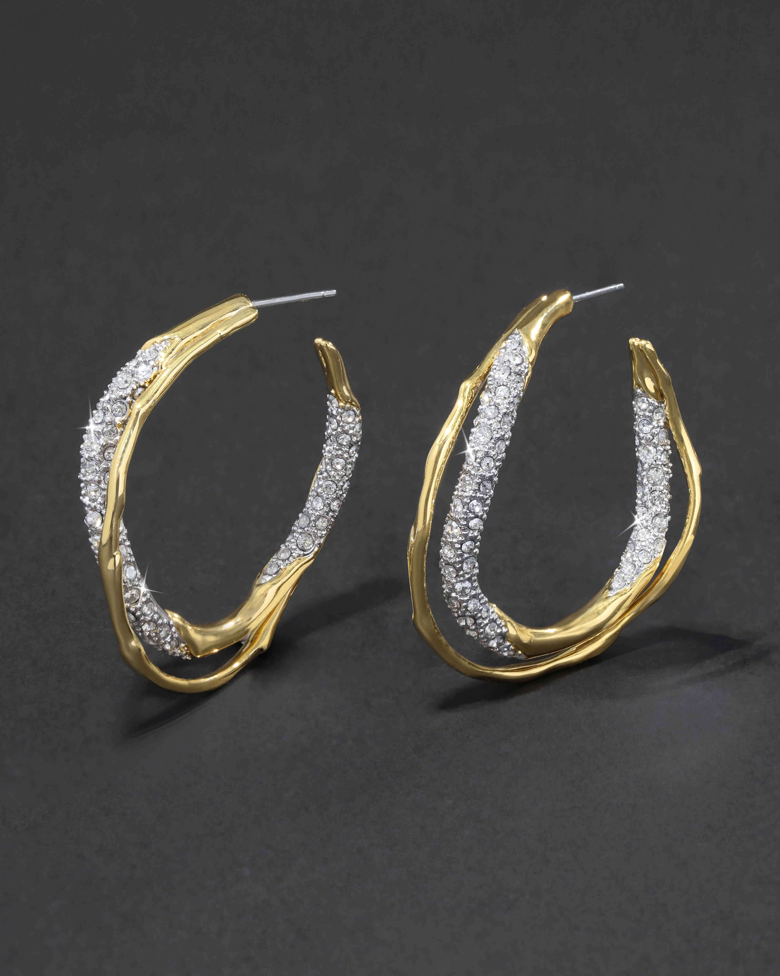 SOLANALES GOLD CRYSTAL TWIST HOOP EARRING