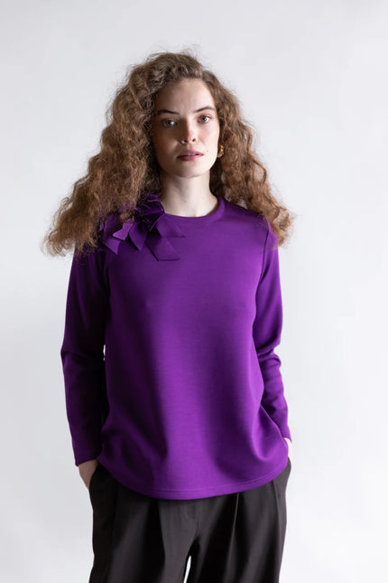 STRUCTURED TEE WITH FOLDED ORIGAMI SIDE