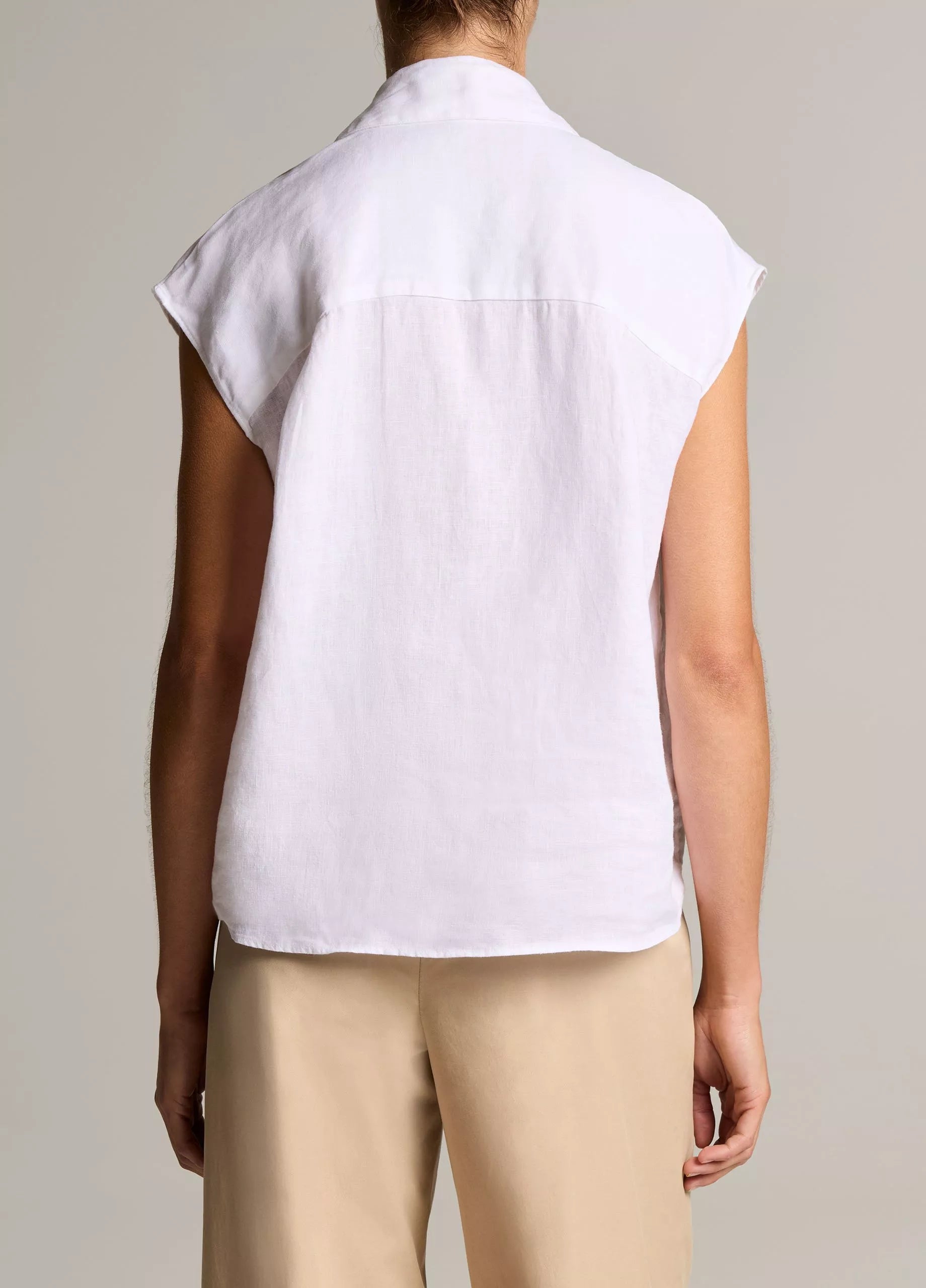 LINEN CAP SLEEVE BUTTON FRONT BLOUSE IN OPTIC WHITE