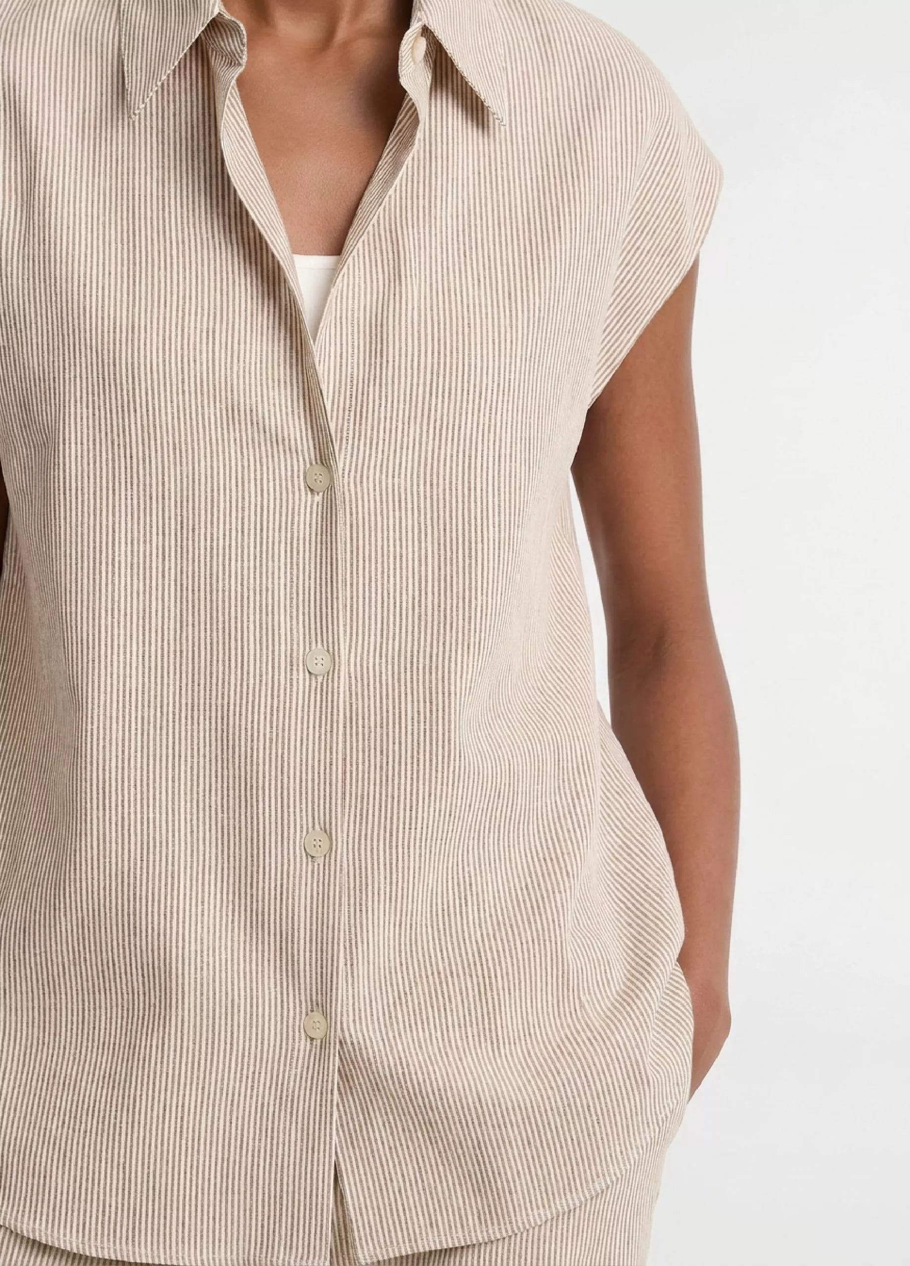 TICKING STRIPE LINEN COTTON CAP SLEEVE BLOUSE IN TAUPE WOOD
