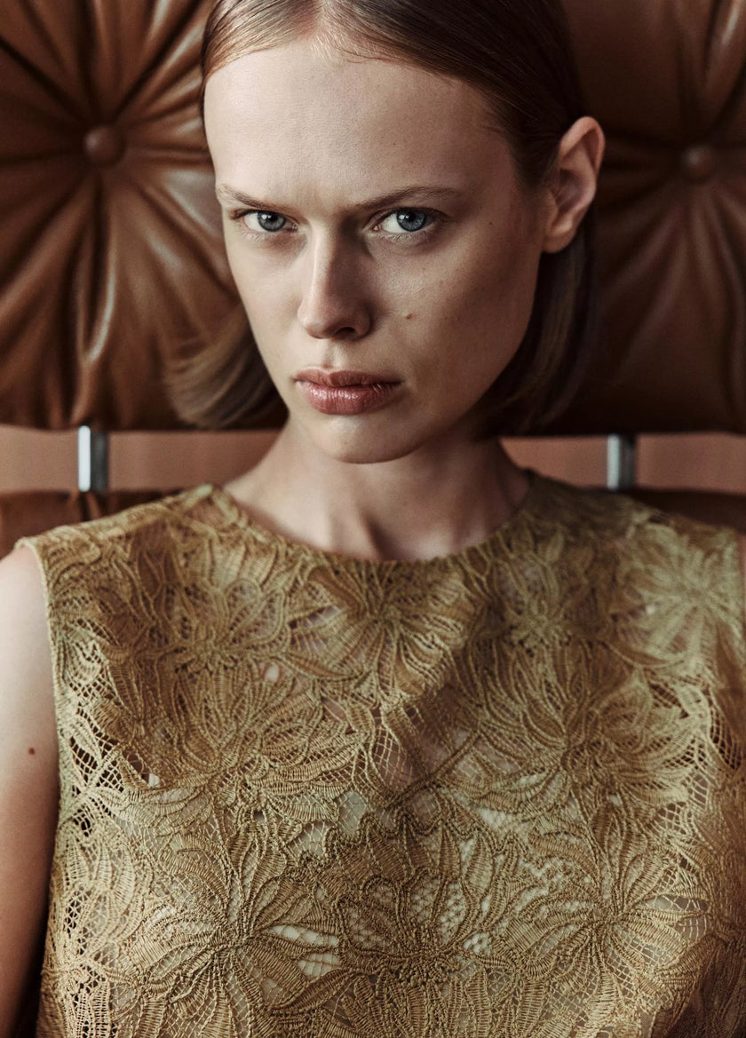 LACE SHELL IN SOFT GOLD