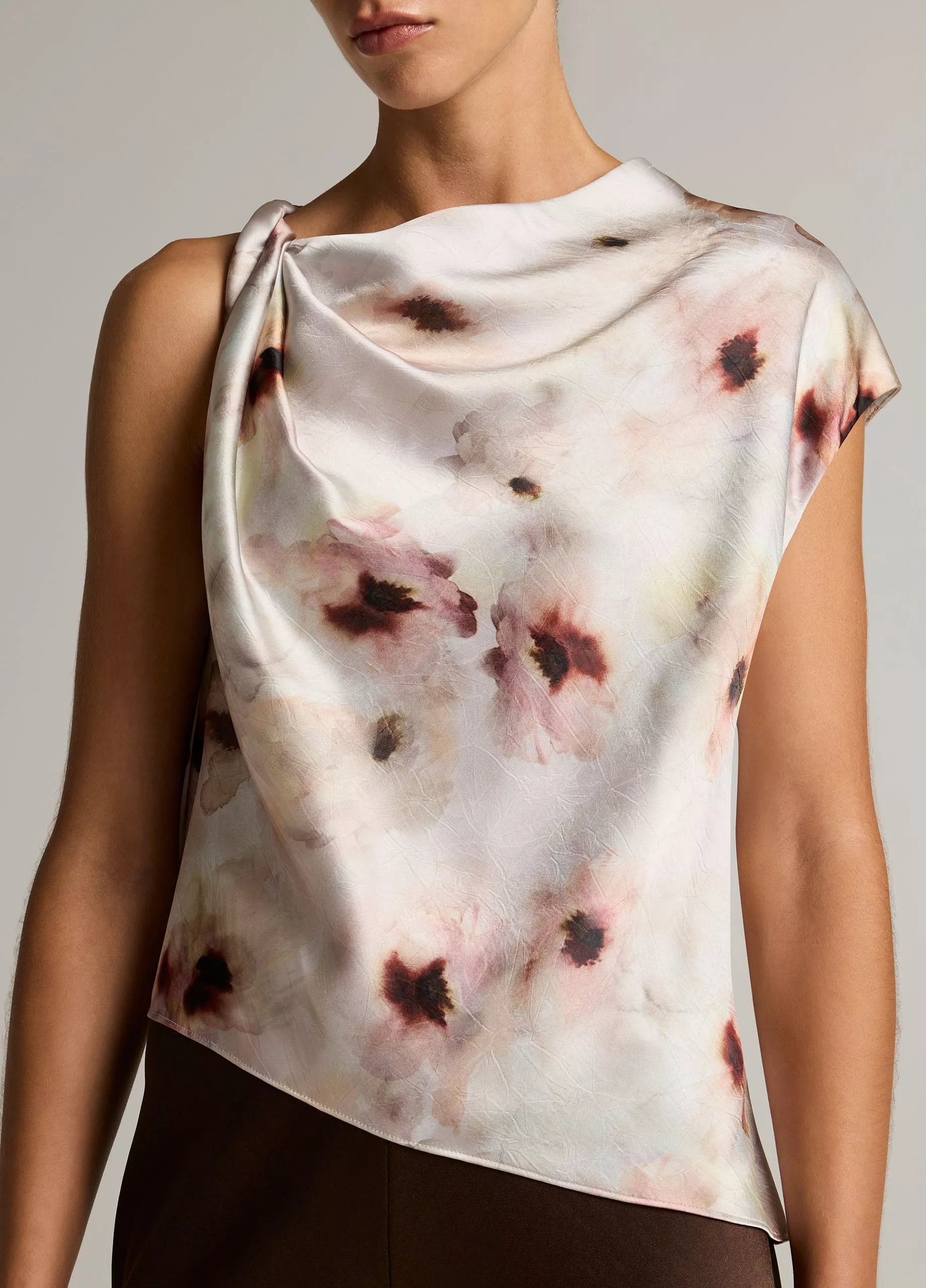 WATERCOLOR FLORAL SATIN TWIST SHOULDER TOP