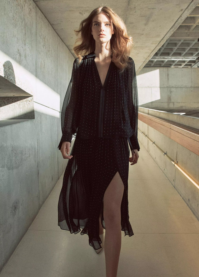 HEAT SET DOT CHIFFON GATHERED BLOUSE