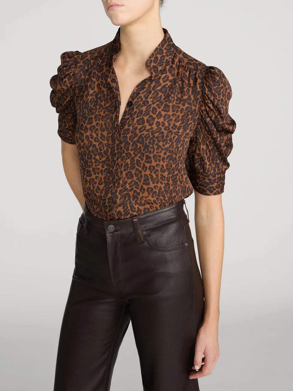 THE GILLIAN TOP IN LIGHT LEOPARD