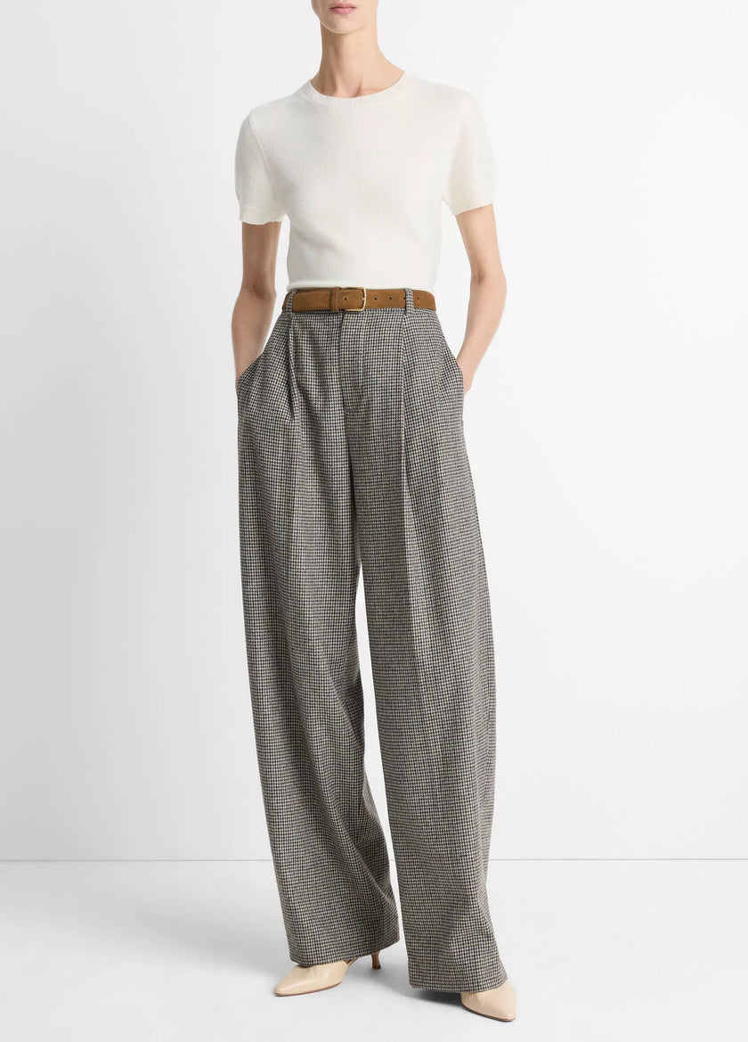 WOOL AND CASHMERE BLEND SHORT SLEEVE SWEATER IN OFF WHITE