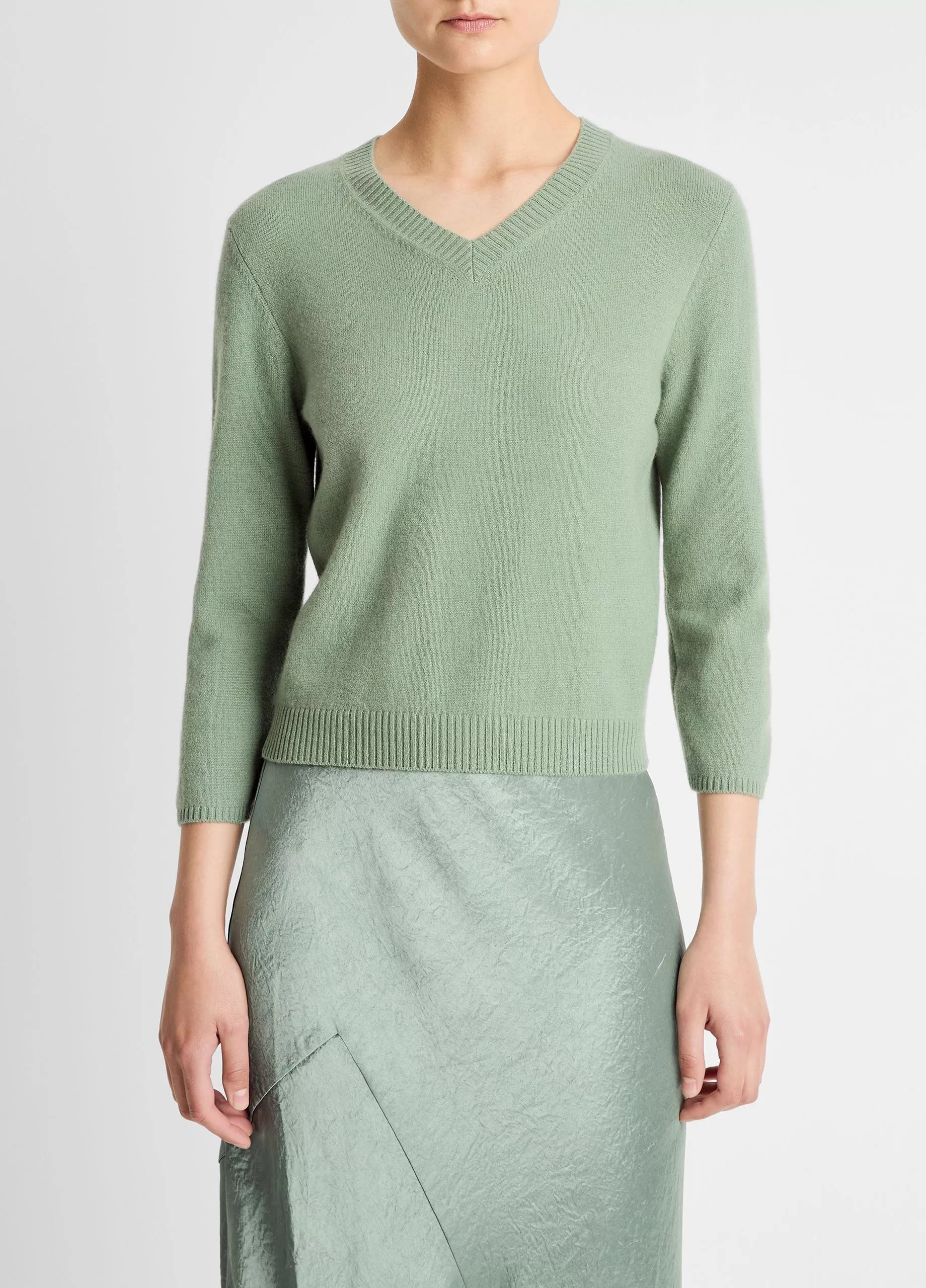 WOOL AND CASHMERE BLEND THREE QUARTER SLEEVE VNECK SWEATER