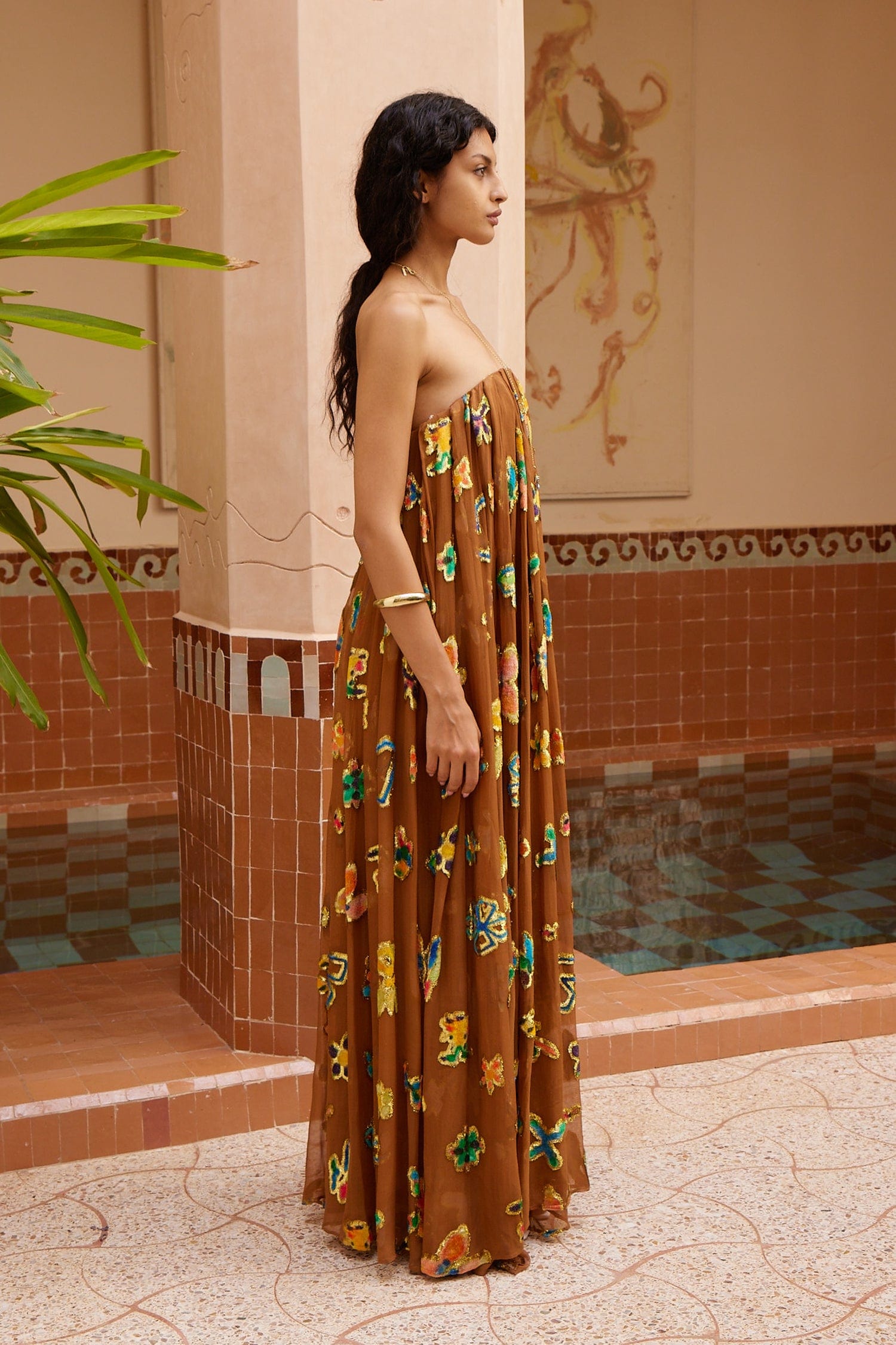 GOLDEN METALLIC STRAPLESS GOWN