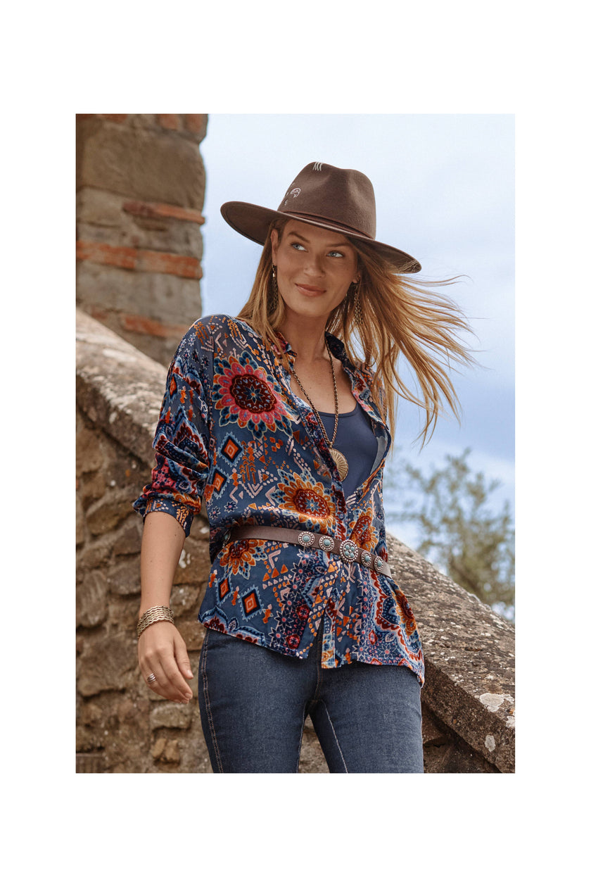 THE OVERSIZED AUDREY SHIRT