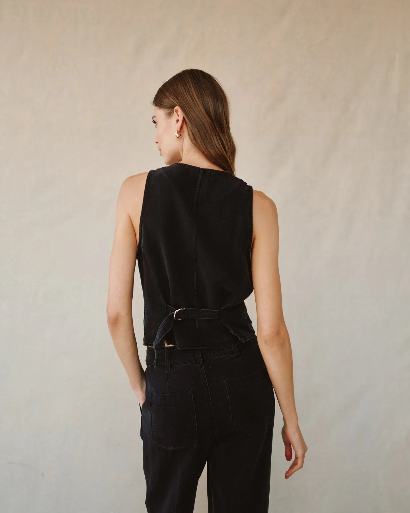CINCH BACK VEST