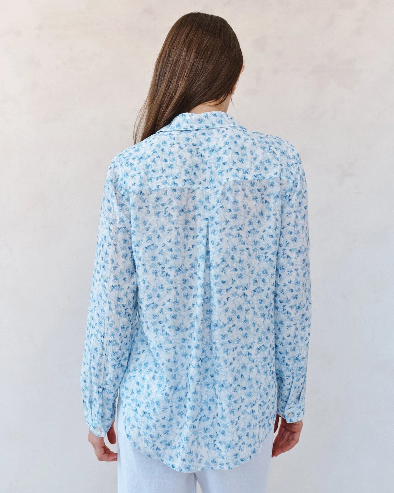 CLASSIC BUTTON DOWN SHIRT IN BLUE DITSY FLORAL PRINT