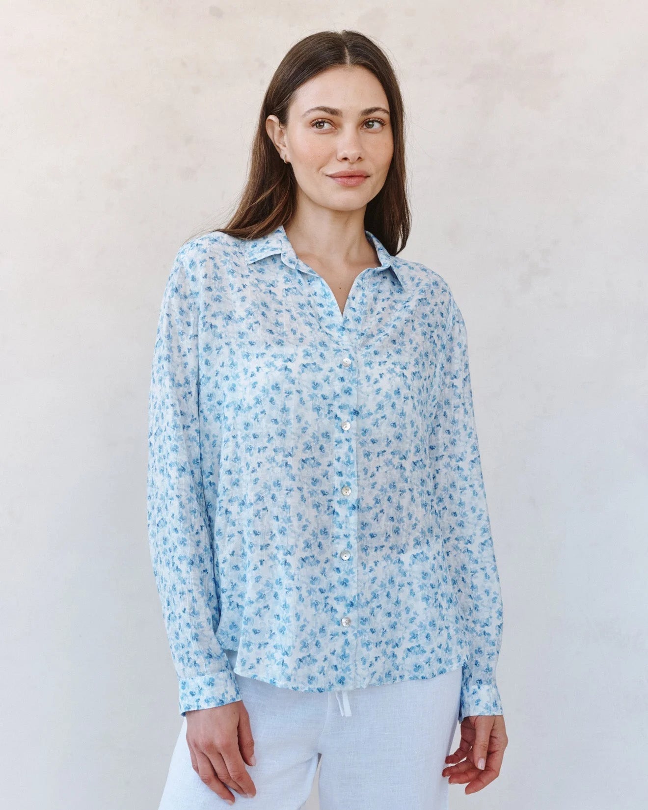 CLASSIC BUTTON DOWN SHIRT IN BLUE DITSY FLORAL PRINT