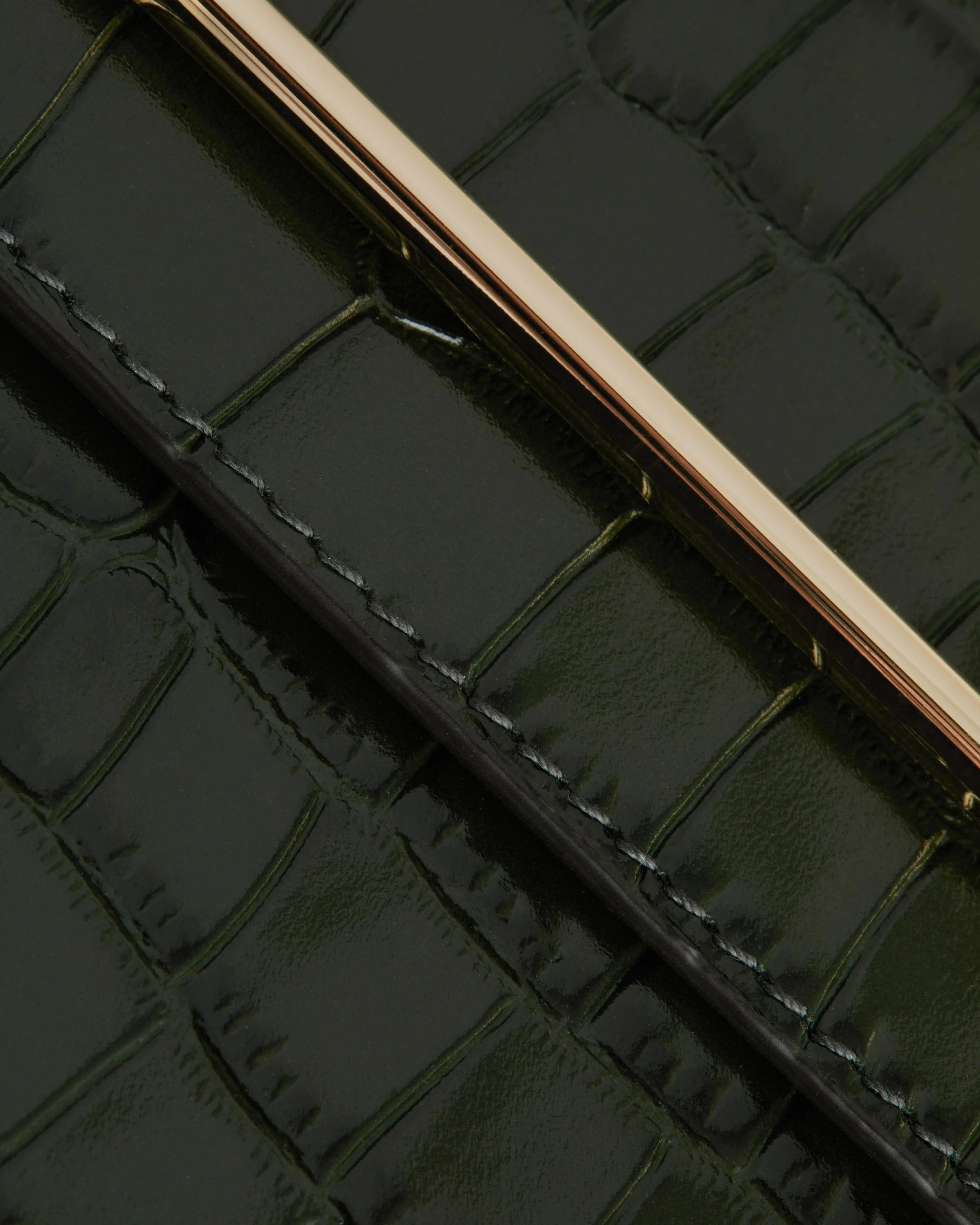 STYLIST EMBOSSED CROC