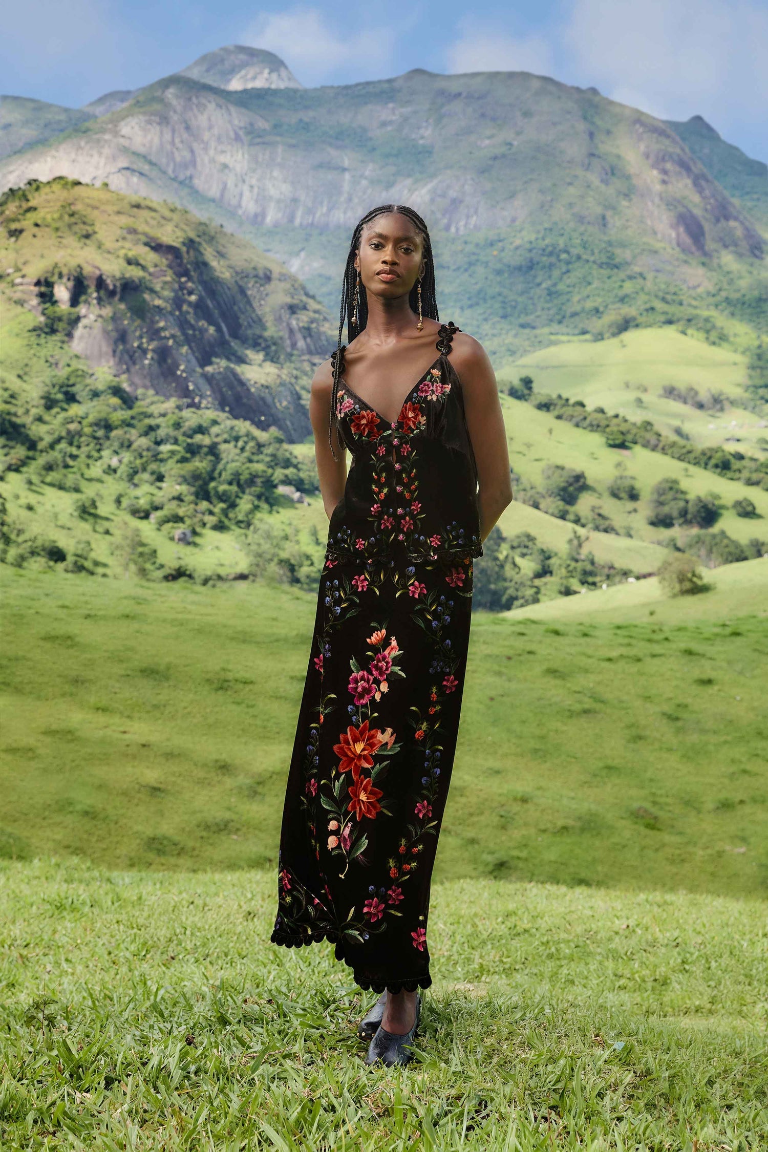 BLACK BELLE GARDEN BLACK SCALLOPS TOP