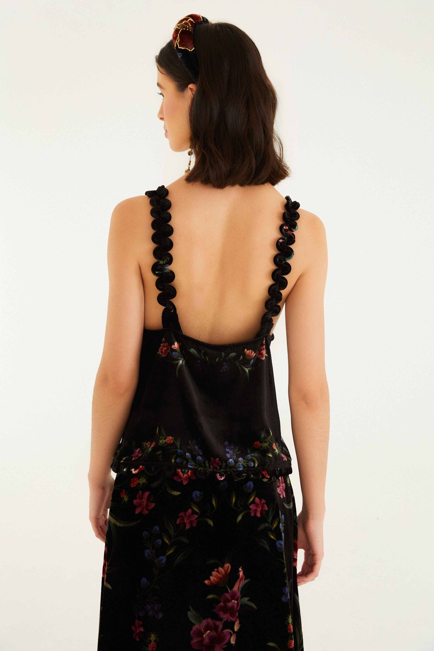 BLACK BELLE GARDEN BLACK SCALLOPS TOP