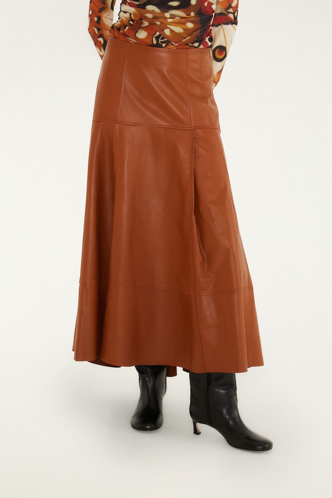 PLEATS LEATHER MIDI SKIRT