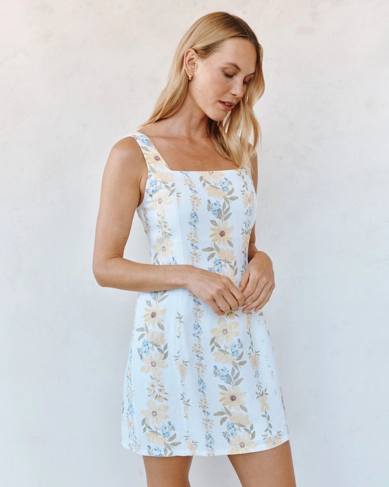FITTED SMOCKED BACK MINI DRESS IN WILDFLOWER STRIPES PRINT