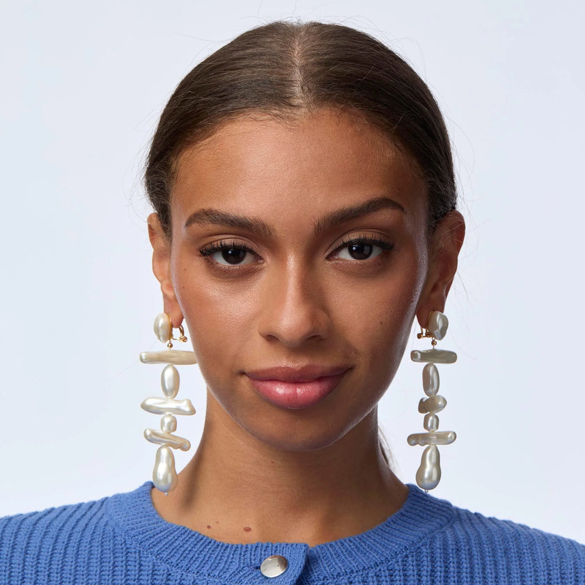 PEARL GRAND ESTATE LINEAR EARRINGS