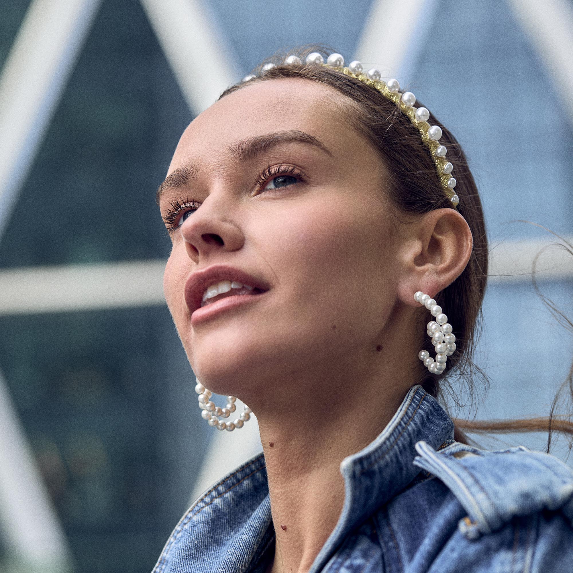 PEARL LOOP DE LOOP HOOP EARRINGS