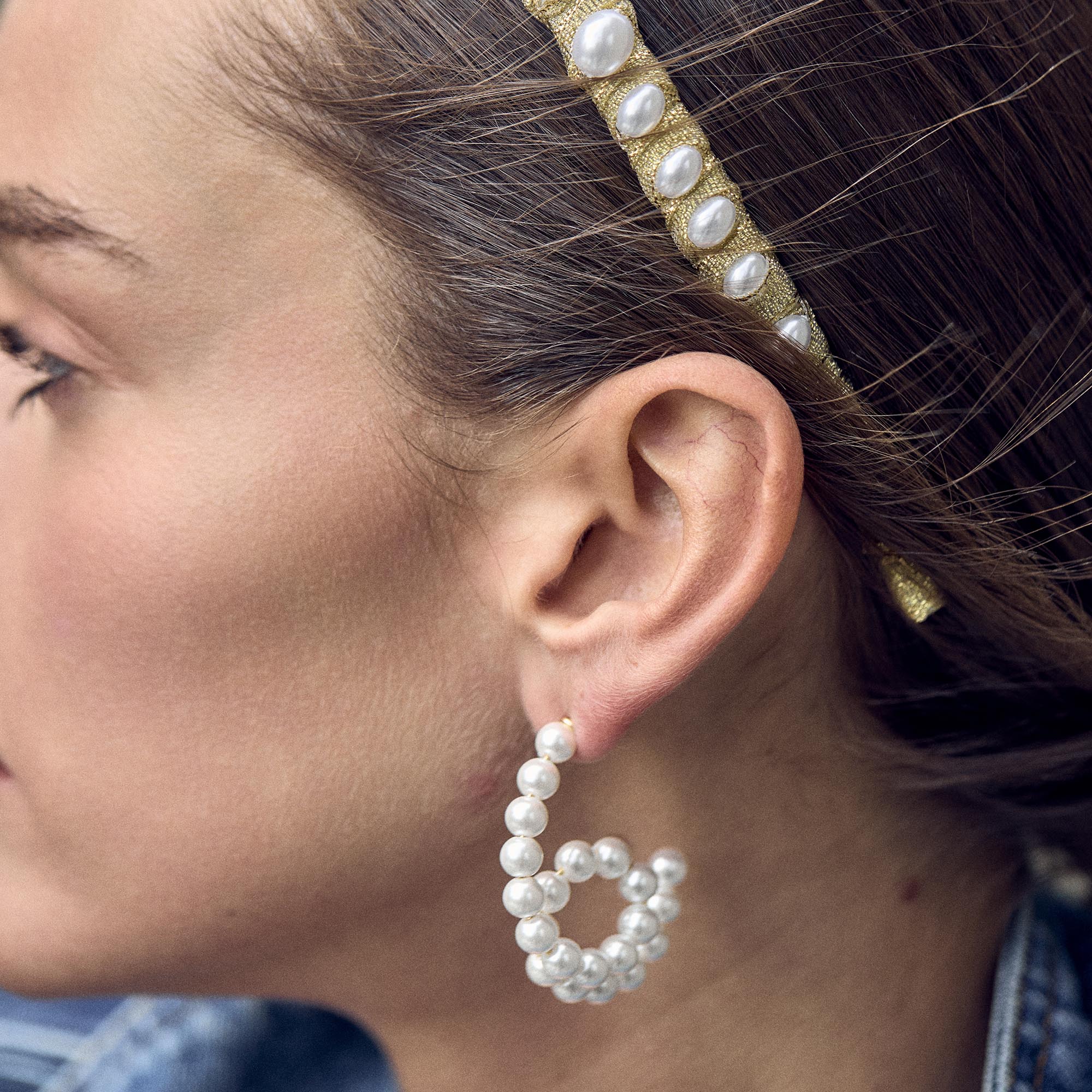 PEARL LOOP DE LOOP HOOP EARRINGS