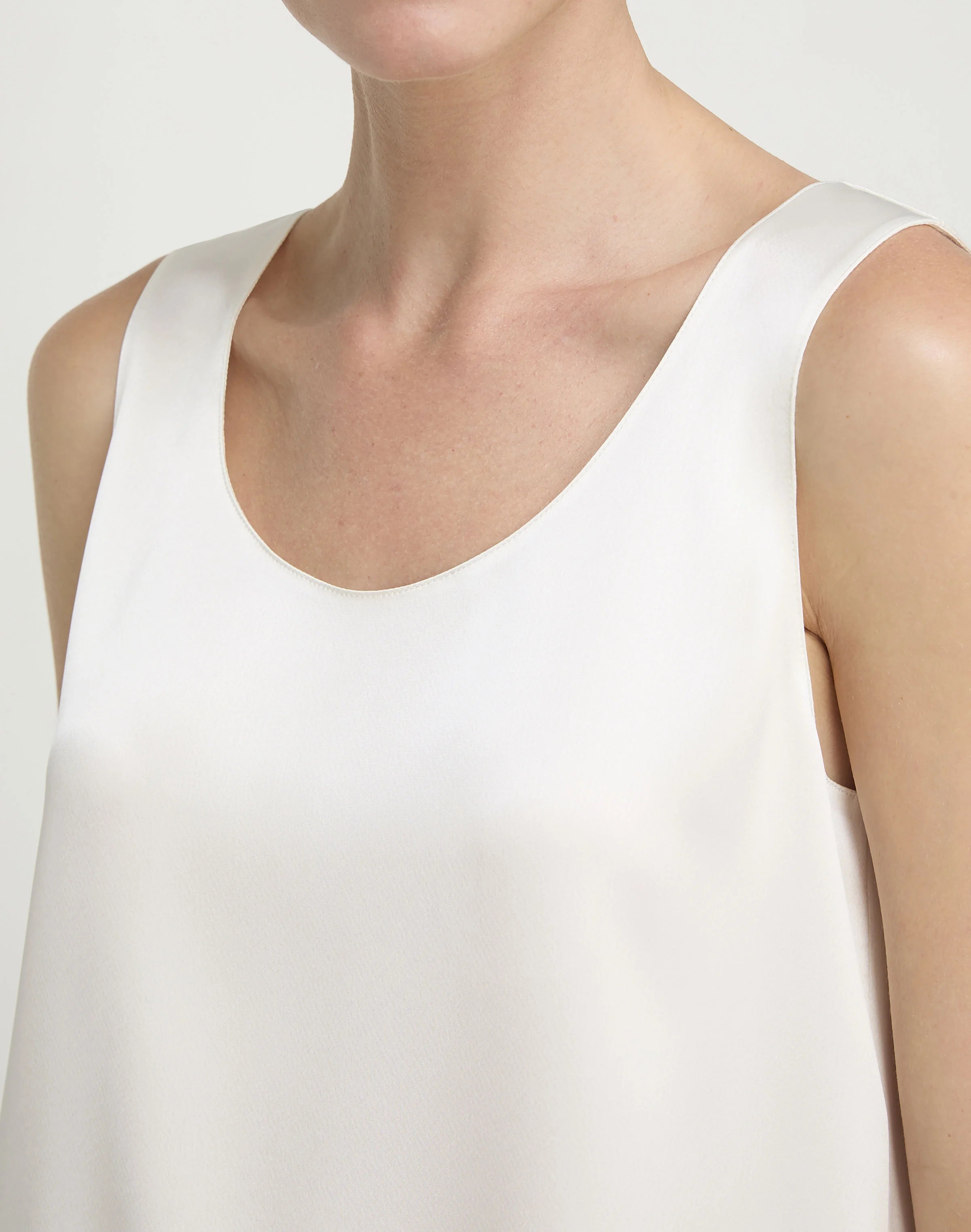 NOIR SATIN SLEEVELESS BLOUSE