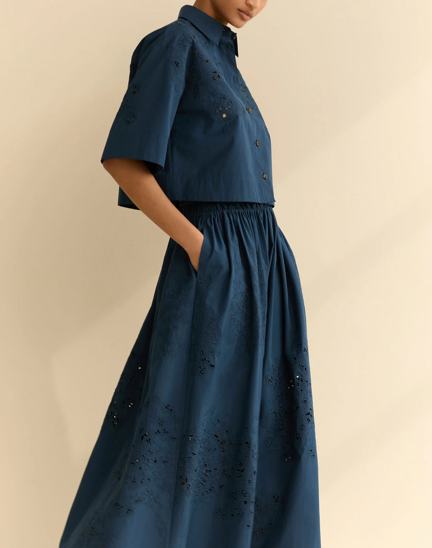 HAND CUTOUT ORGANIC COTTON POPLIN CROPPED SHIRT