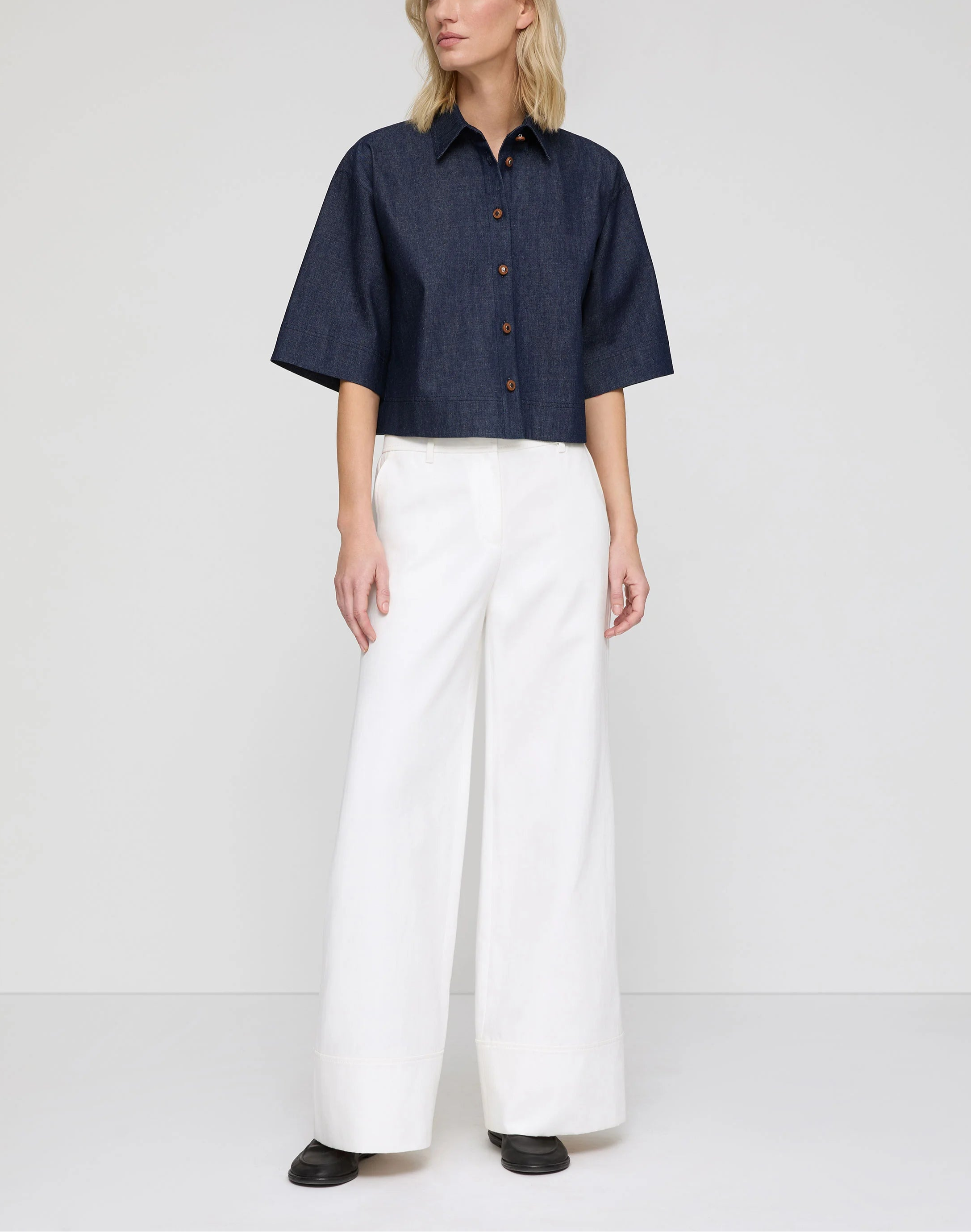 LIGHTWEIGHT DENIM CROPPED SHIRT