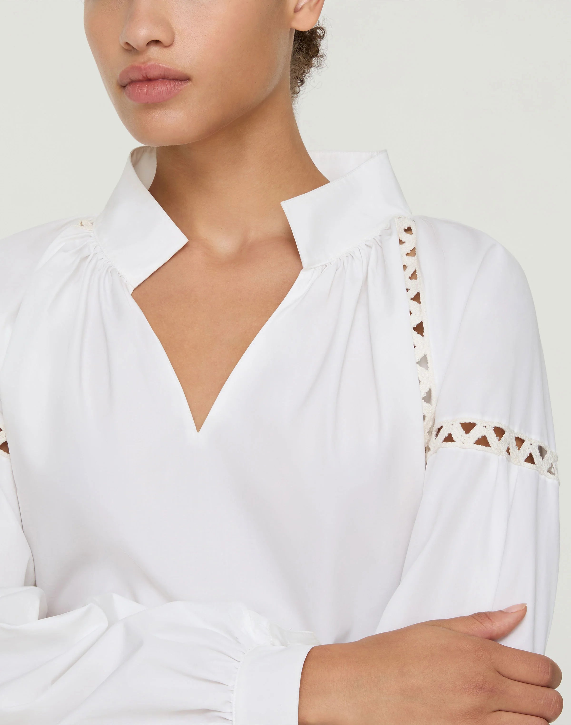 ORGANIC COTTON POPLIN SOUTACHE TRIM POPOVER SHIRT