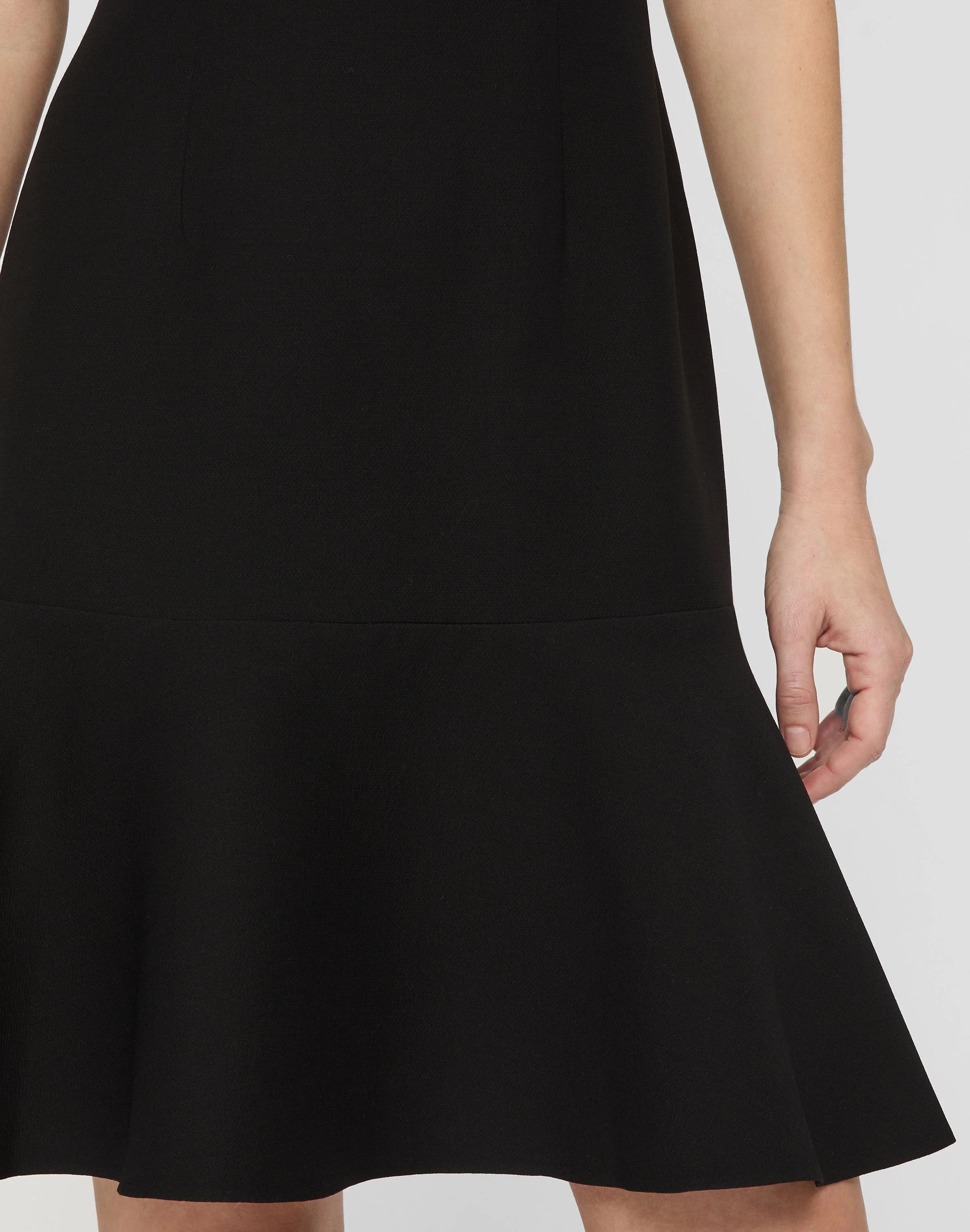 WOOL SILKCREPE SHORT SLEEVE DRESS