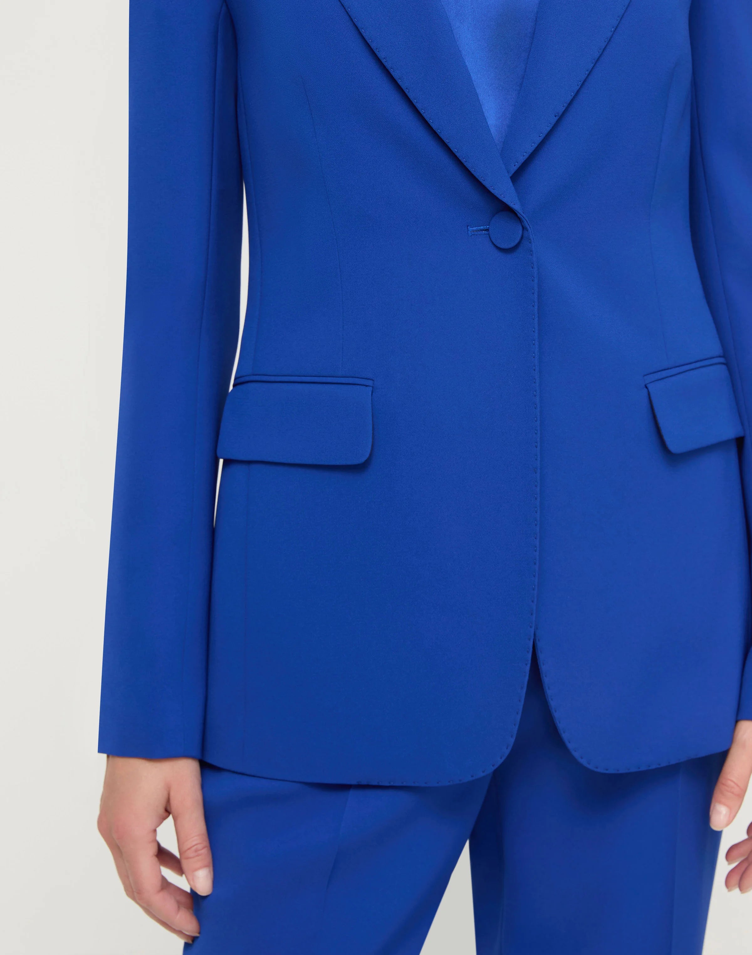 FINESSE CREPE PEAK LAPEL BLAZER