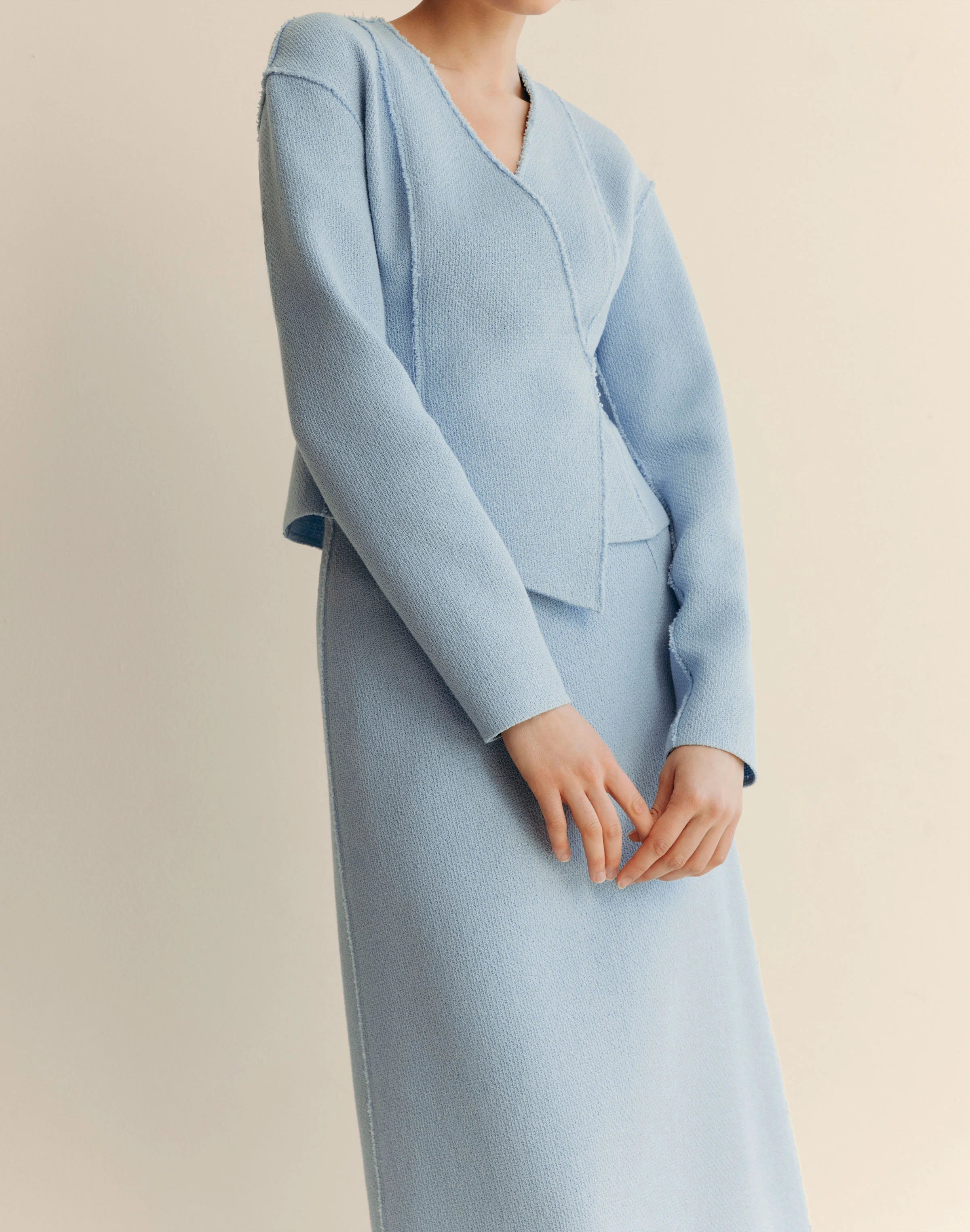 ORGANIC COTTON DOBBY ASYMMETRIC FITTED JACKET