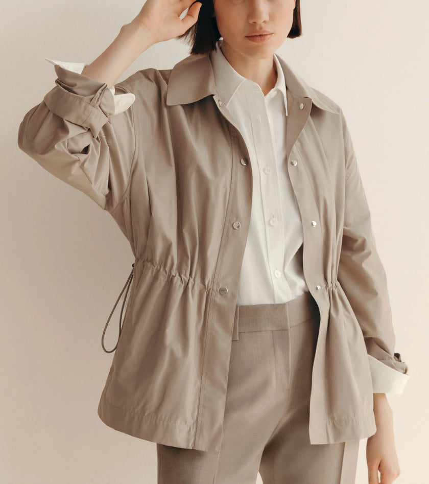 TECH TWILL GATHERED WAIST OVERSIZED JACKET