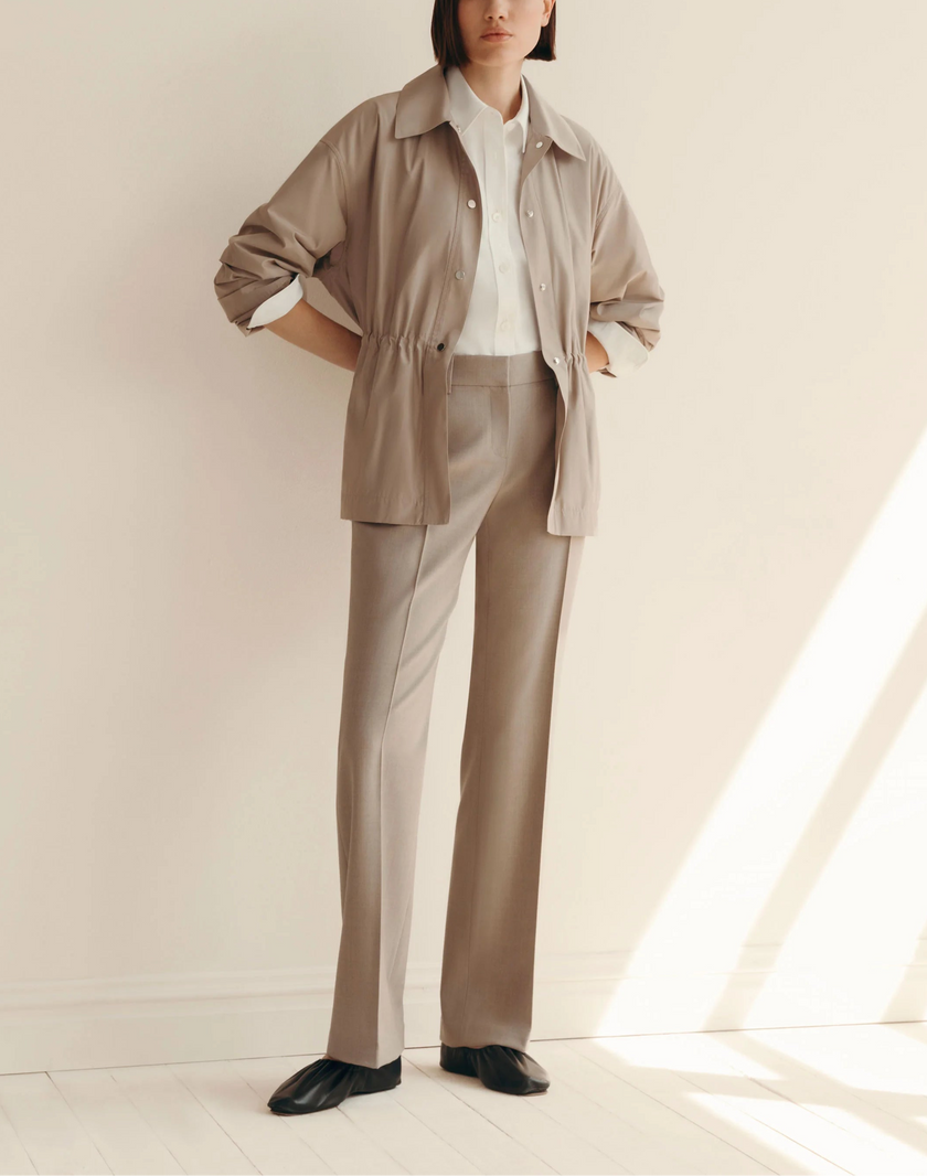 TECH TWILL GATHERED WAIST OVERSIZED JACKET