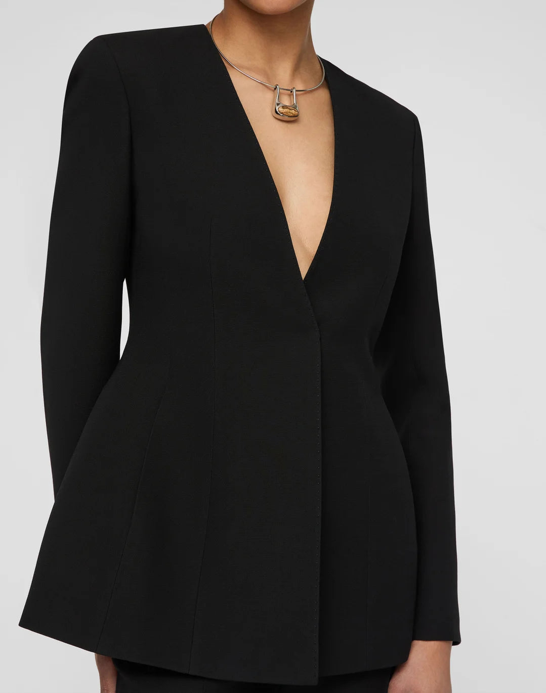 WOOL SILK CREPE COLLARLESS FITTED BLAZER