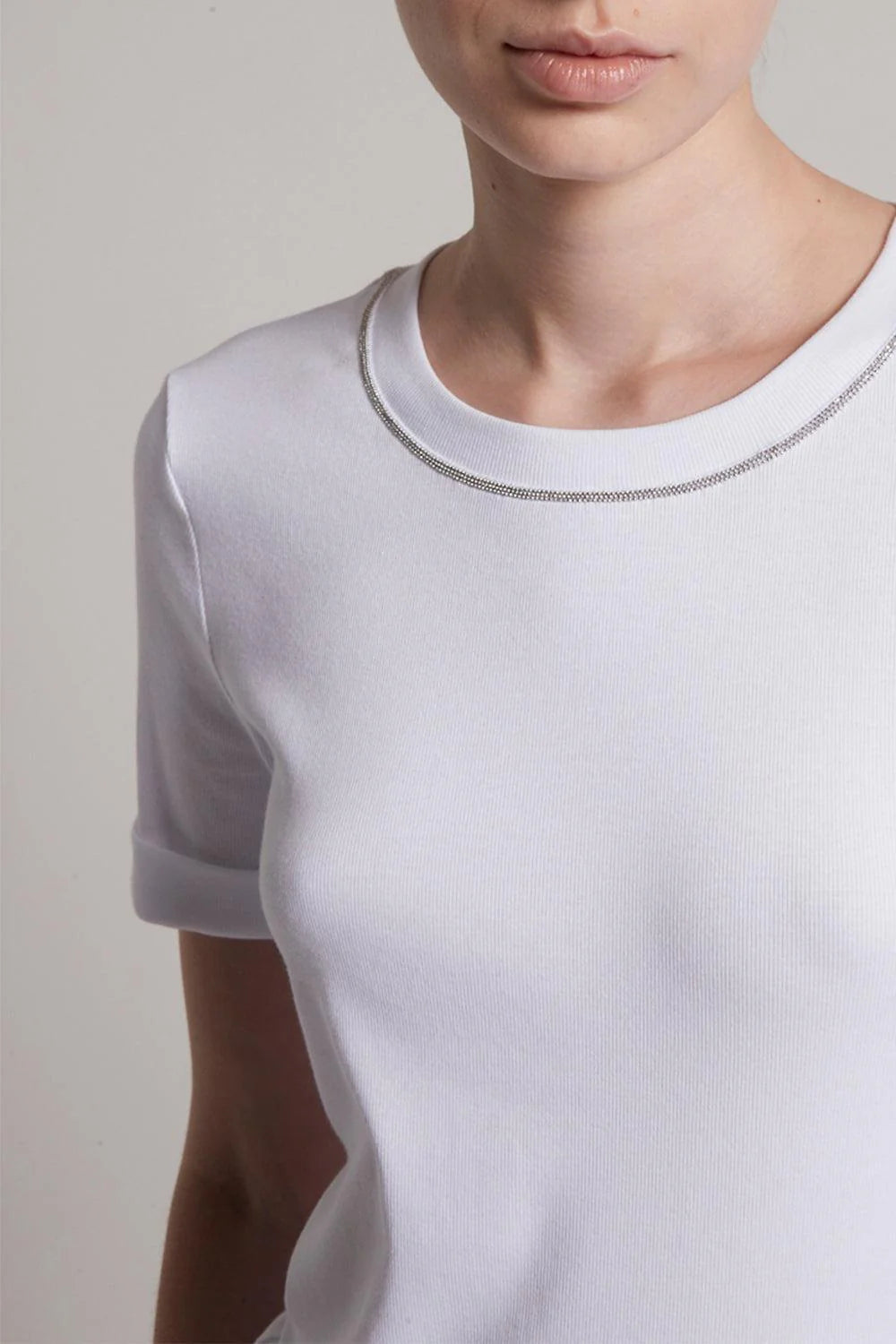 EMBROIDERED NECKLINE TEE