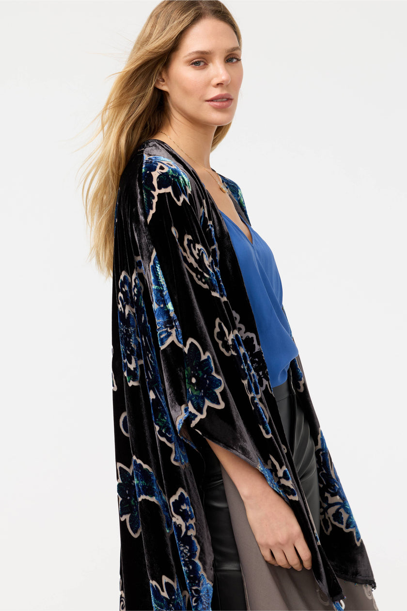 BURNOUT VELVET SHAWL IN MONADE