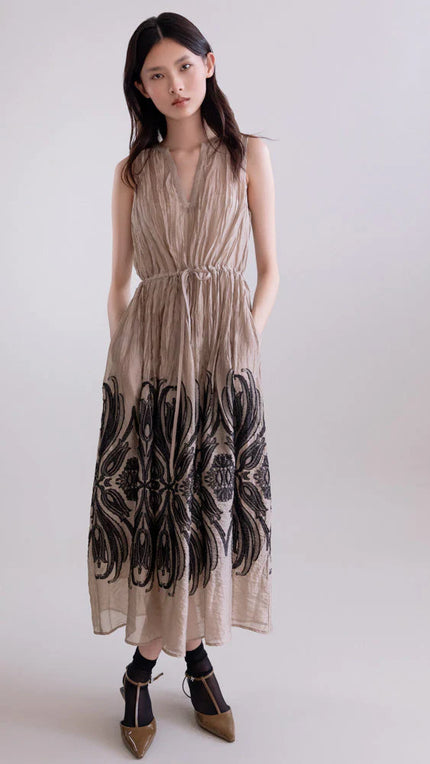 SLEEVELESS DRESS WITH BAROQUE DAMASK PRINT